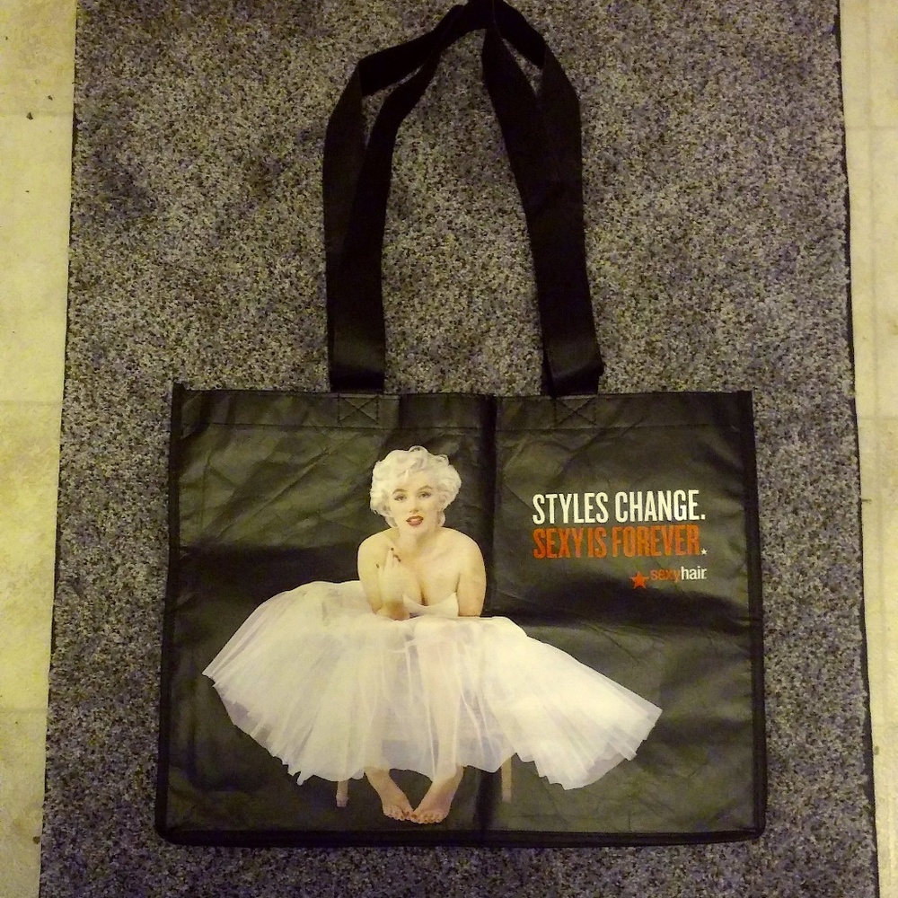 FREE W/ANY PURCHASE CUTE MARYLIN MONROE GREEN BAG